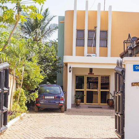 Lovista Hotel North Legon エクステリア 写真