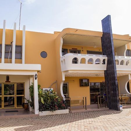 Lovista Hotel North Legon エクステリア 写真