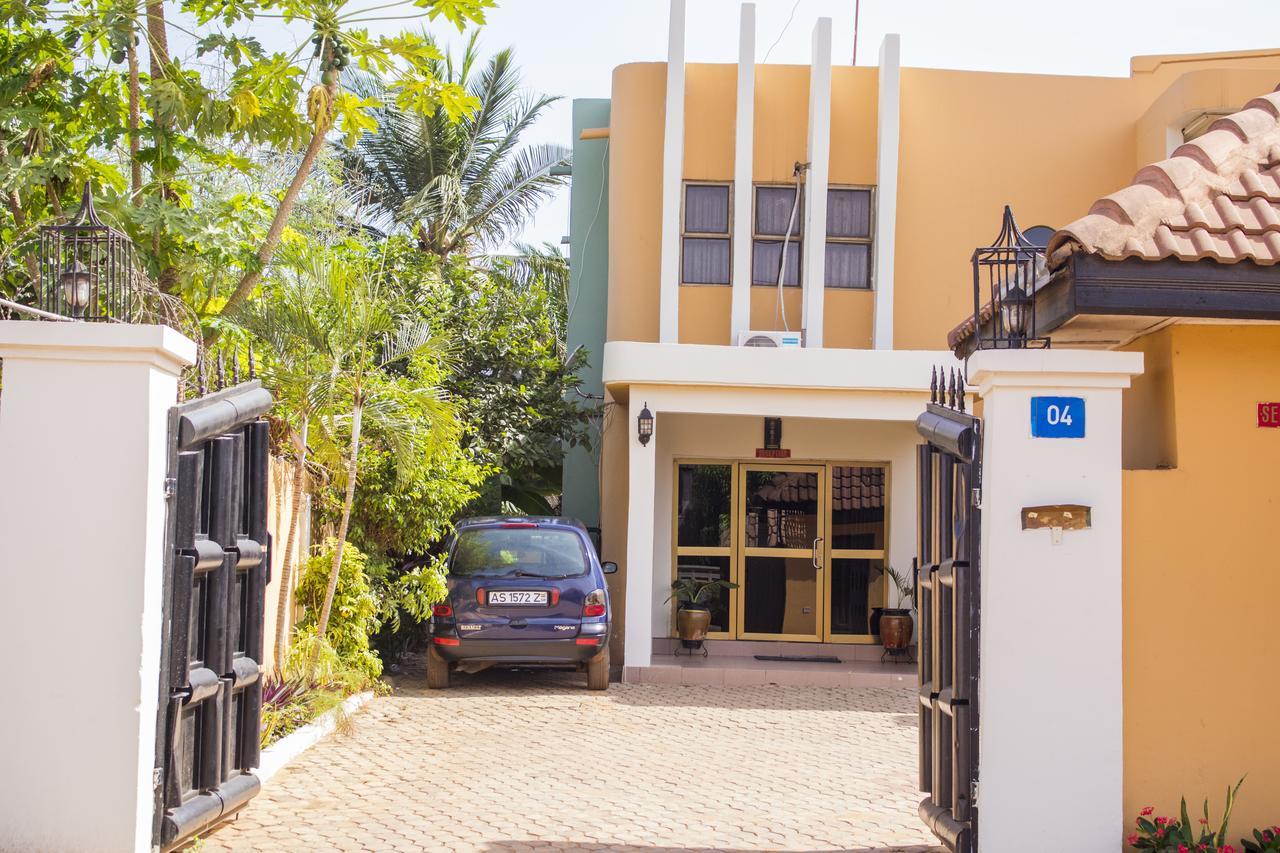 Lovista Hotel North Legon エクステリア 写真