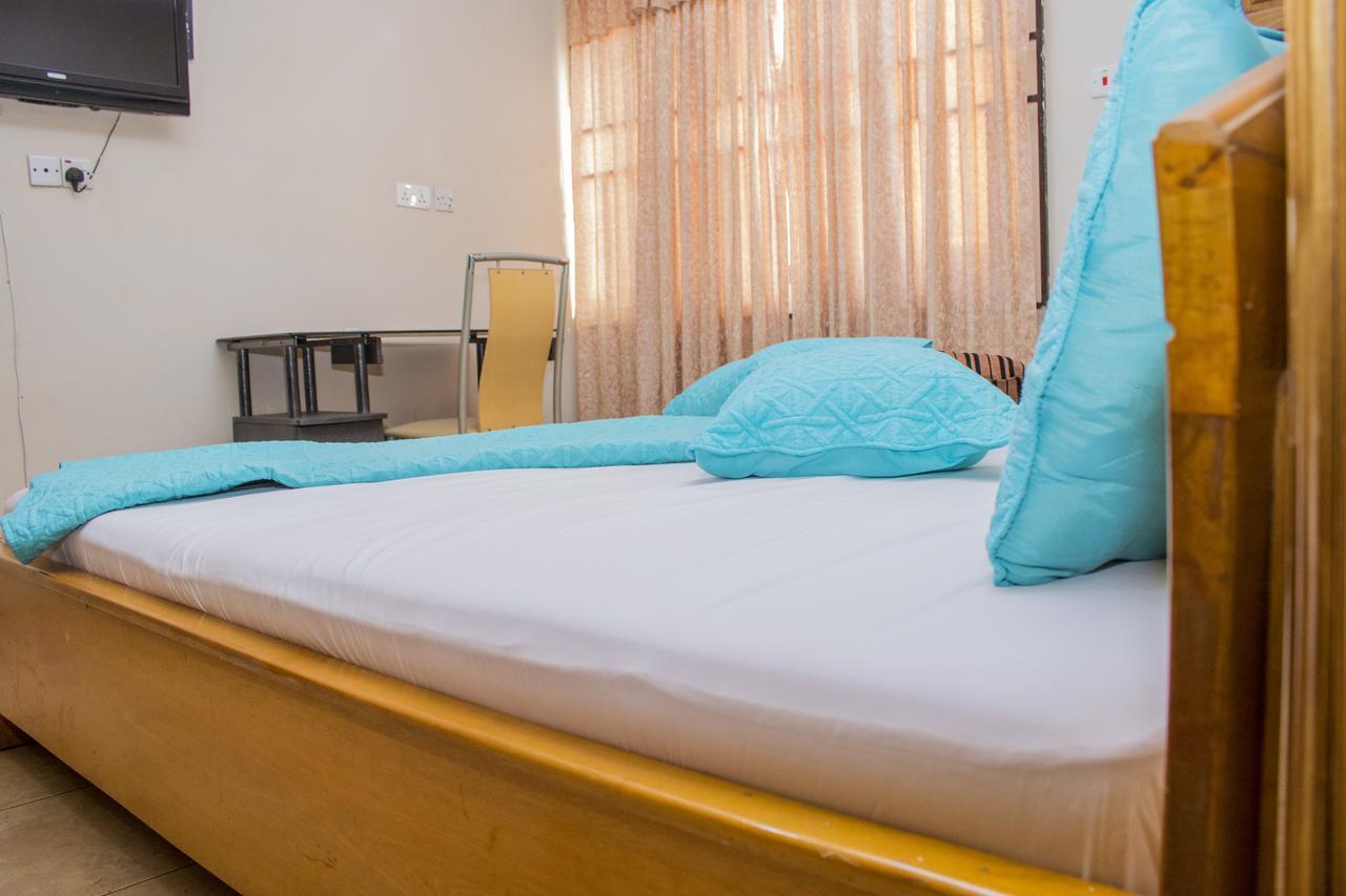 Lovista Hotel North Legon エクステリア 写真