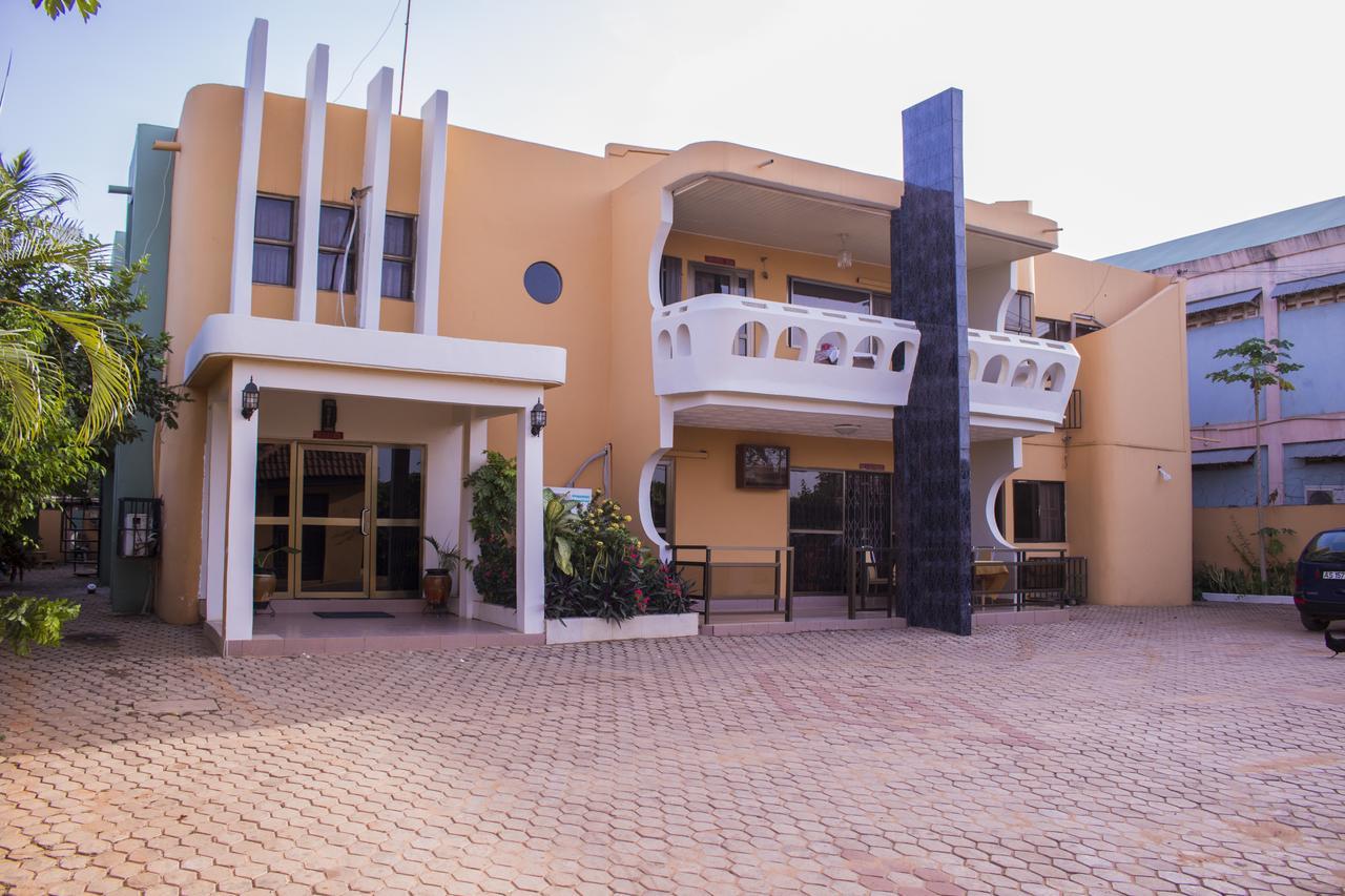 Lovista Hotel North Legon エクステリア 写真