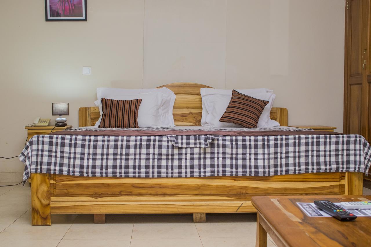 Lovista Hotel North Legon エクステリア 写真