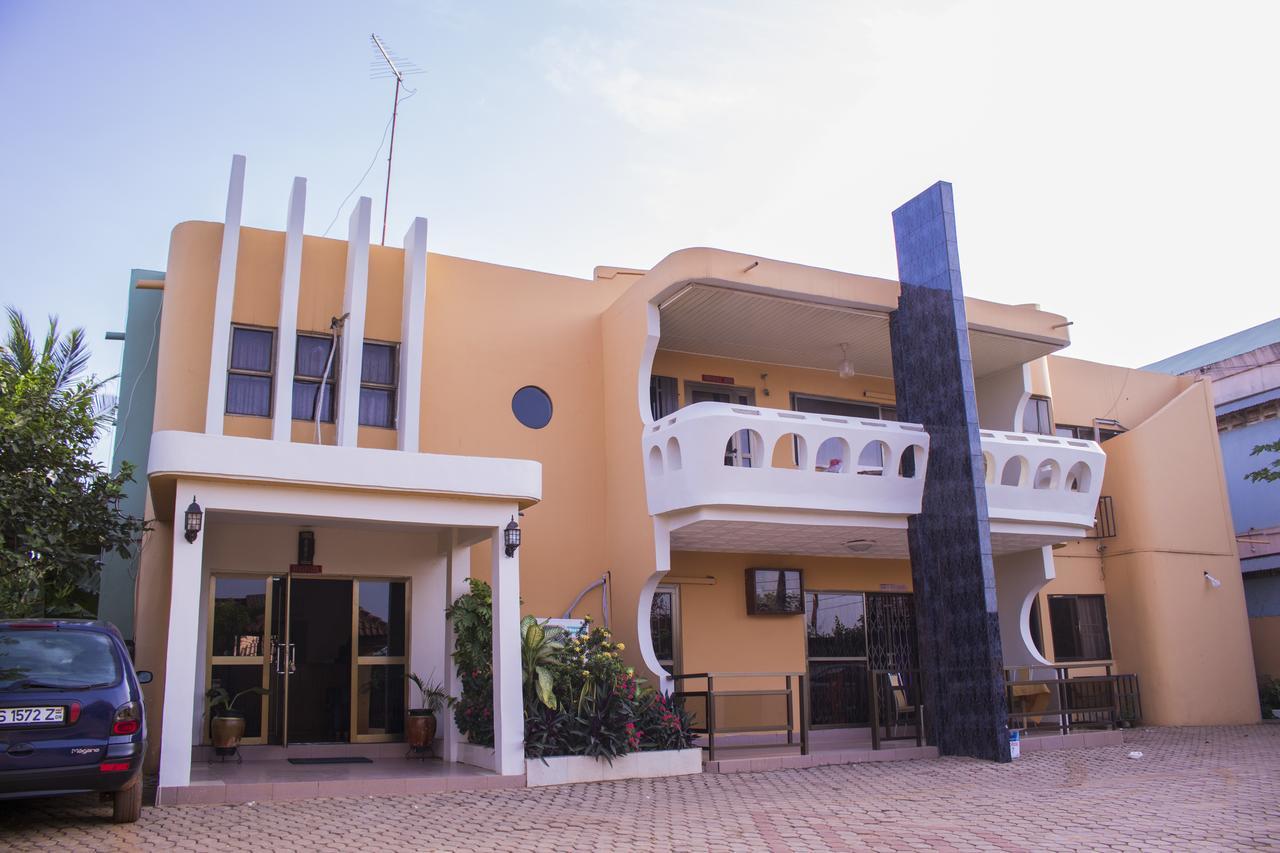 Lovista Hotel North Legon エクステリア 写真